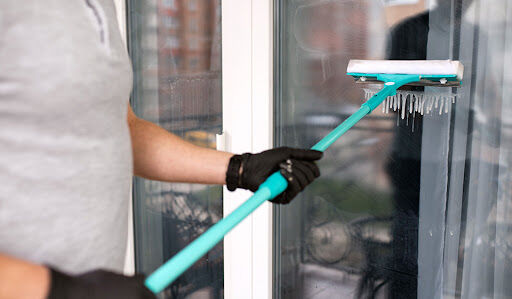 What to Look for When Hiring a Window Cleaning Company